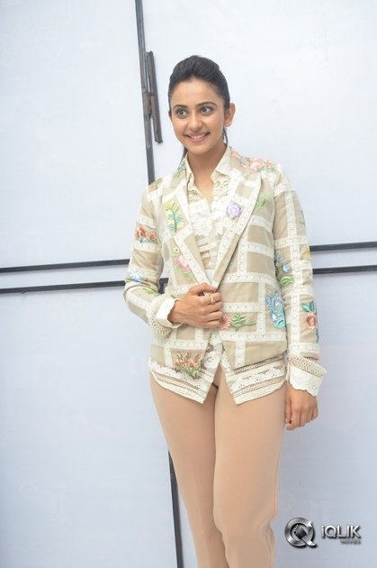 Rakul-Preet-At-Jaya-Janaki-Nayaka-Movie-Success-Meet